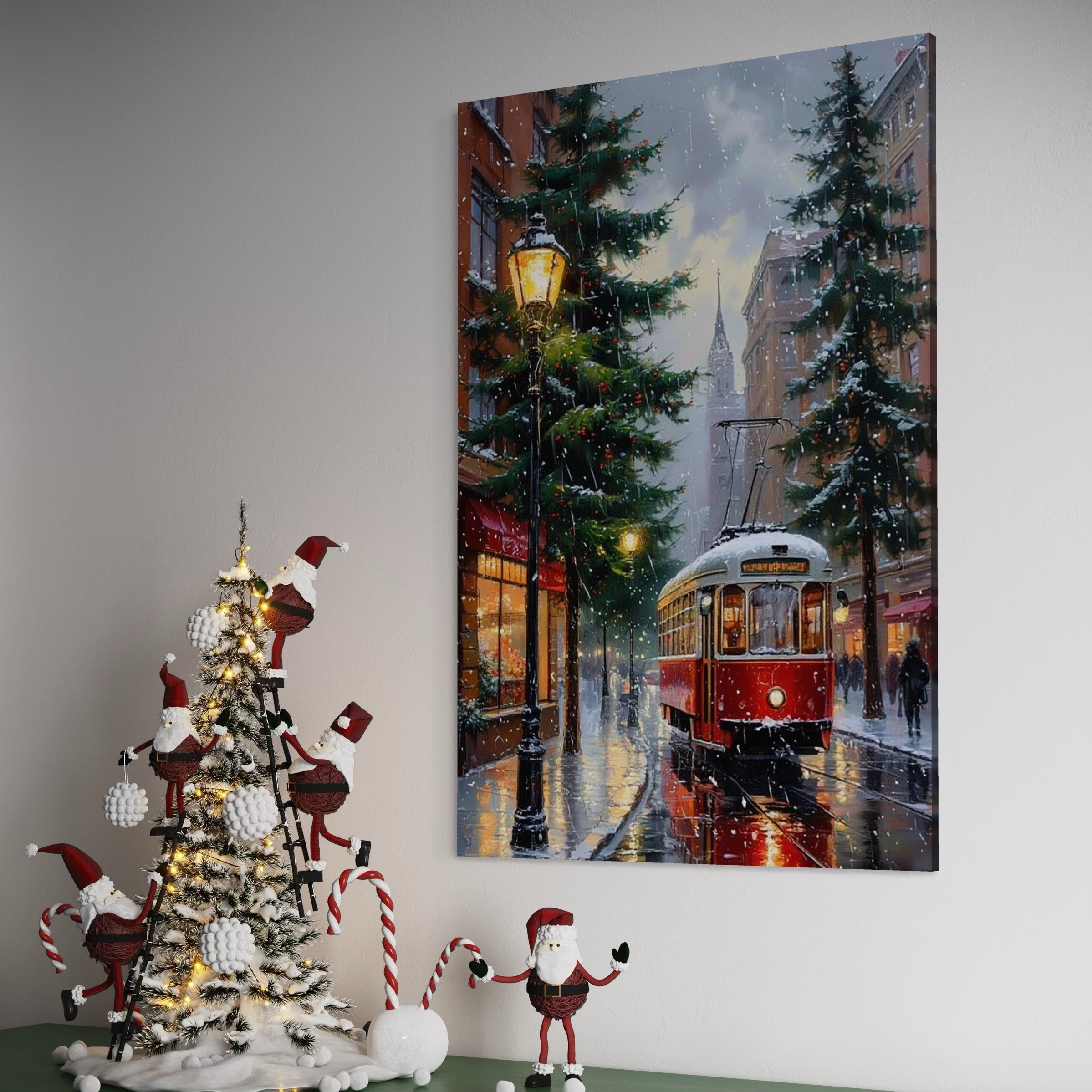 Tablou Canvas Premium, LuxCanva® D1136, Tramvaiul Rosu in Ajun, Iarna, Craciun, Strada, Tramvai, Rosu, Ninsoare, Oras, Urban, Plimbare, Pieton, Stralucire, Lampi, Living, Dormitor