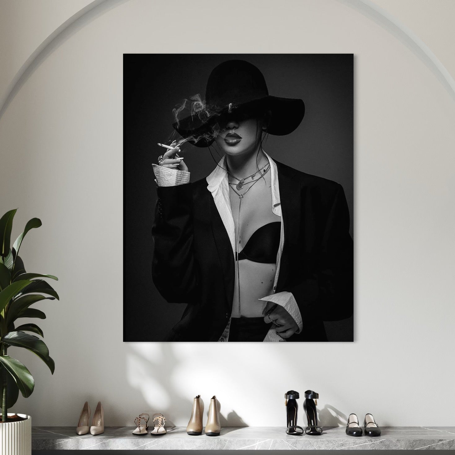 Tablou Canvas Premium, LuxCanva® P1001, Fumul Secretelor, Alb, Negru, Tigara, Fum, Senzual, Feminitate, Palarie, Seductie, Fashion, Editorial, Glamour, Atitudine, Sexy, Living, Dormitor