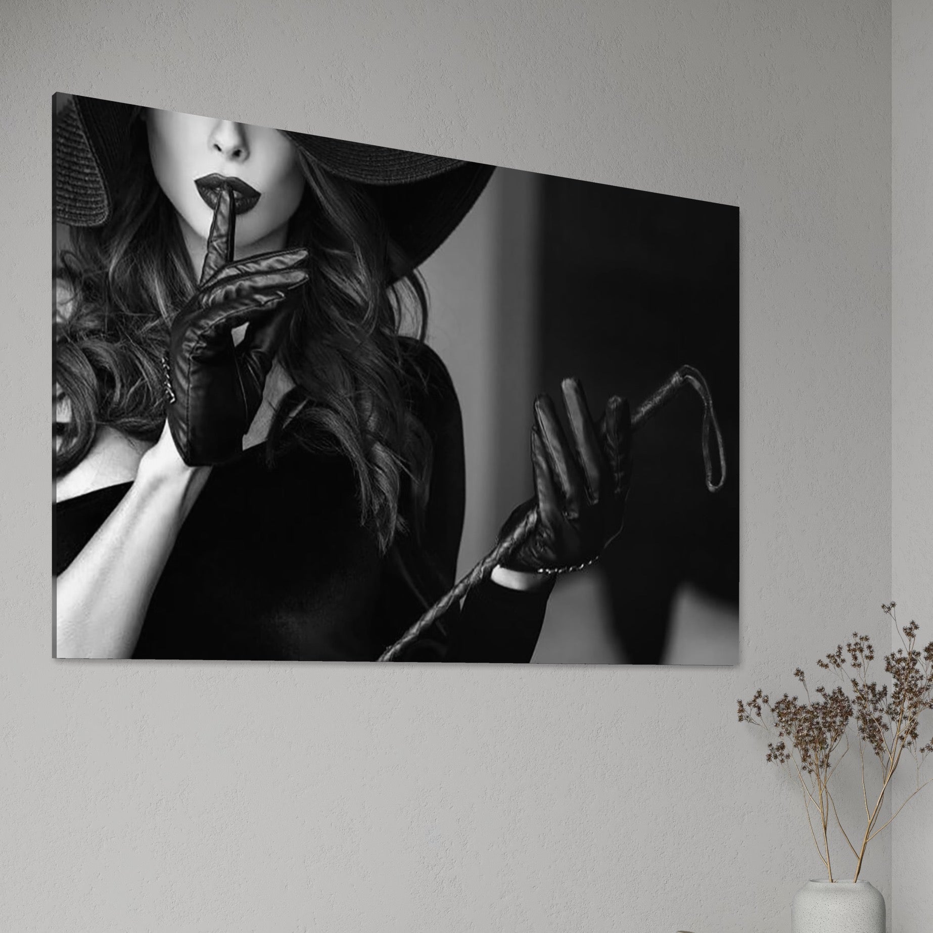 Tablou Canvas Premium, LuxCanva® P1047, Puterea din Mănuși, Autoritate, Manusi, Eleganta, Palarie, Putere, Feminina, Teatralitate, Senzualitate, Provocare, Sexy, Living, Dormitor