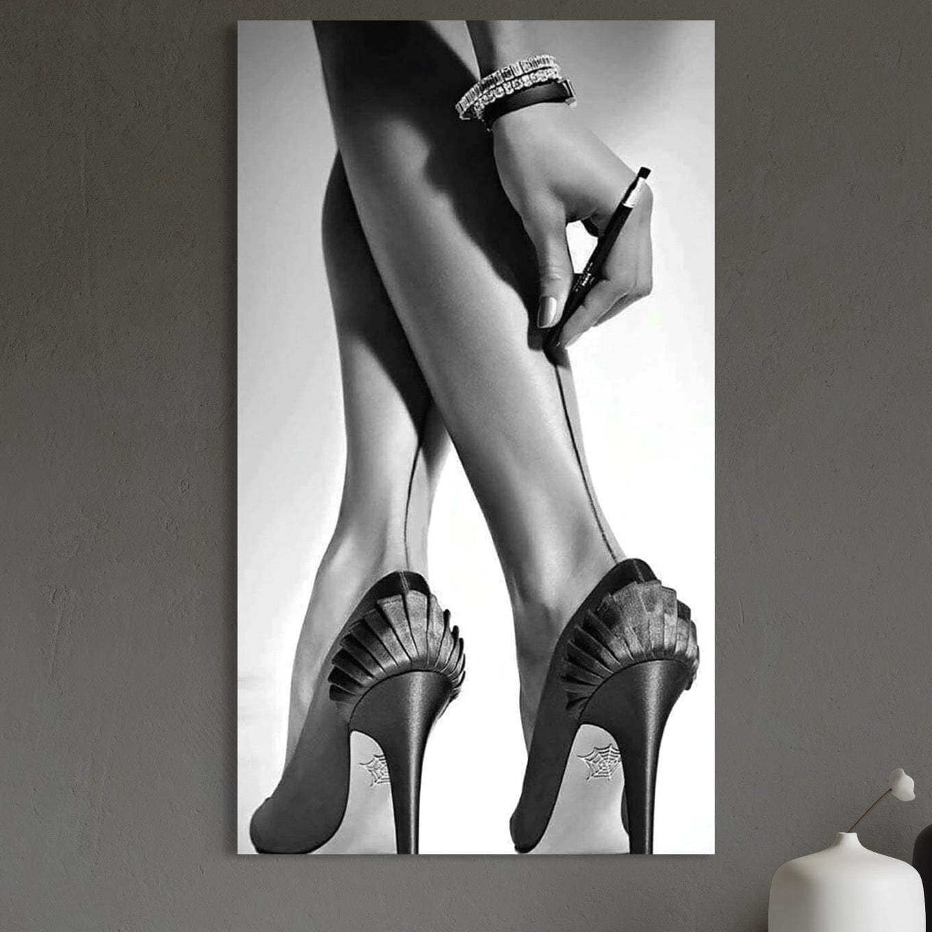 Tablou Canvas Premium, LuxCanva® P1052, Rafinament in Miscare, Dres, Linie, Pantofi, Tocuri, Pasi, Eleganta, Arta, Moda, Glamour, Picioare, Detaliu, Alb, Negru, Living, Dormitor