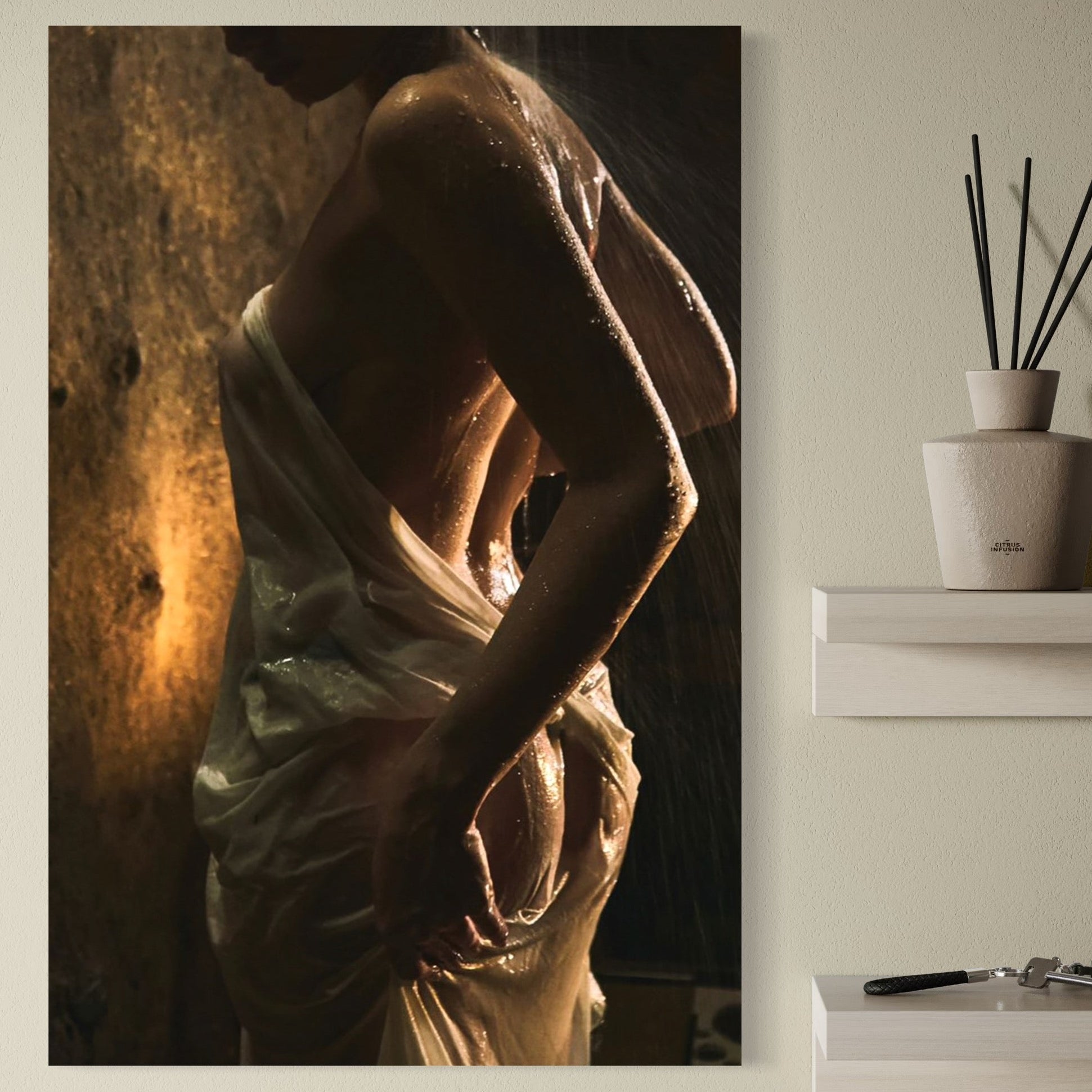 Tablou Canvas Premium, LuxCanva® P1054, Invelita in Apa, Lumina, Calda, Apa, Textura, Umbre, Umed, Ton, Auriu, Senzualitate, Sexy, Fluid, Stropi, Umbra, Miscare, Living, Dormitor