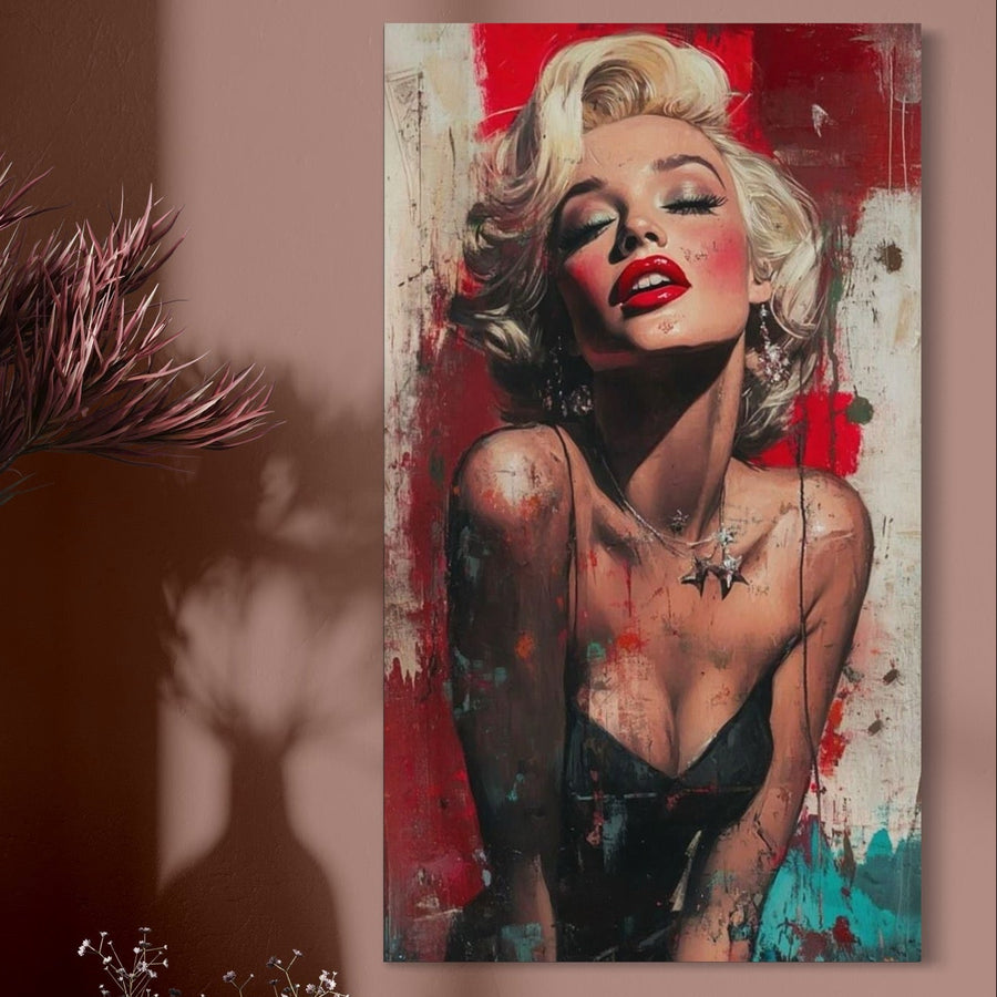 Tablou Canvas Premium LuxCanva® P1055: portret pop-art al unei femei blonde, cu buze roșii, în stil glamour retro, pe fundal roșu intens. Perfect pentru living sau dormitor. Marca LuxCanva® - Magazin tablouri canvas și personalizate.