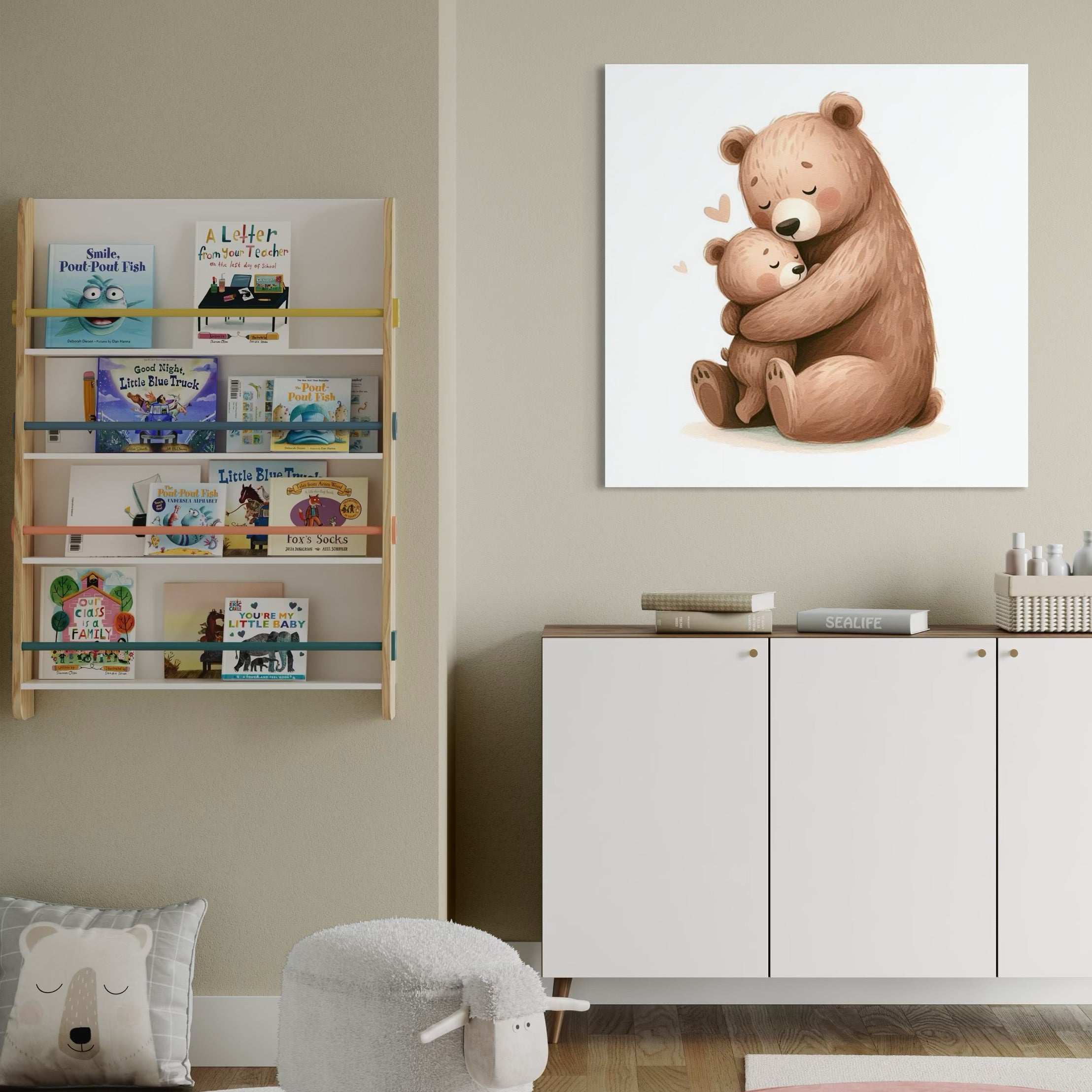 Tablou Canvas Premium, LuxCanva® K1041, Imbratisarea Care Vindeca, Mama, Urs, Pui, Dragoste, Caldura, Neinlocuit, Brate, Siguranta, Acasa, Familie, Blanita, Moment, Camera Copil, Dormitor