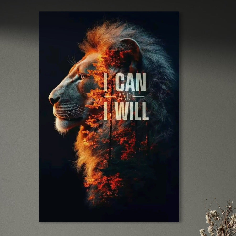 LuxCanva® Tablou Canvas Premium, model Q1006, prezintă portretul unui leu cu accente de foc și mesaj inspirațional, ideal pentru birou sau dormitor. Imprimat profesional pe pânză bumbac pentru un efect remarcabil.
