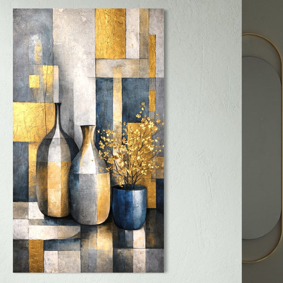 Imprimarea pe pânză premium "Obiecte care asculta" de LuxCanva® prezintă forme geometrice abstracte cu accente aurii, ceramică și motive naturale - ideală pentru expunerea în camera de zi, dormitor sau birou.