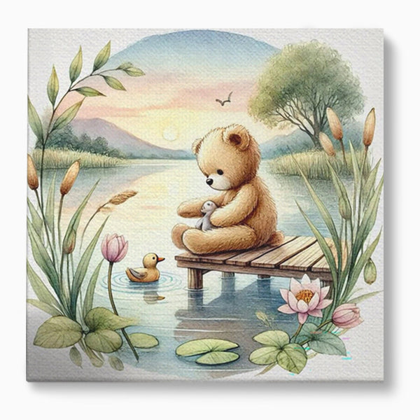 Tablou Canvas Premium, LuxCanva® K1052, Ursuletul si Ratusca, Mal, Ponton, Nuferi, Apus, Bland, Rasarit, Lac, Fermecat, Visare, Poetic, Prietenie, Legatura, Camera Copil, Dormitor