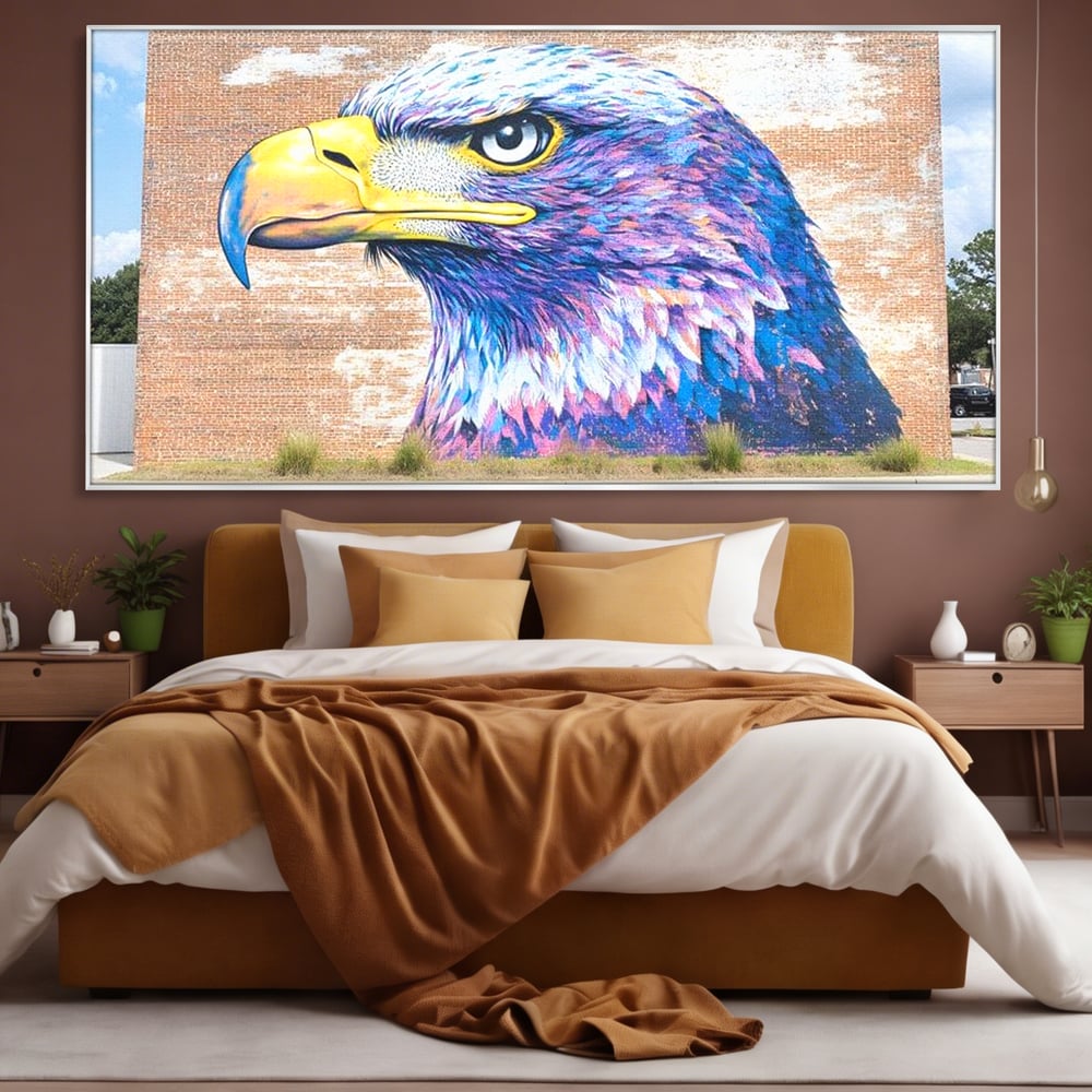 Tablou Canvas Premium, LuxCanva® M1088, Regele Cartierului, Uliu, Pasare, Zid, Caramida, Street Art, Oras, Cartier, Graffiti, Urban, Rebel, Culori Vibrante, Birou, Living, Camera Copil