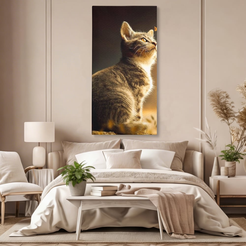 Tablou Canvas Premium, LuxCanva® M1172, Pisica si Fluturele, Fluture, Pisica, Prietenie, Natura, Felina, Gingas, Lumina, Copilarie, Pufos, Inocenta, Birou, Living, Camera Copil