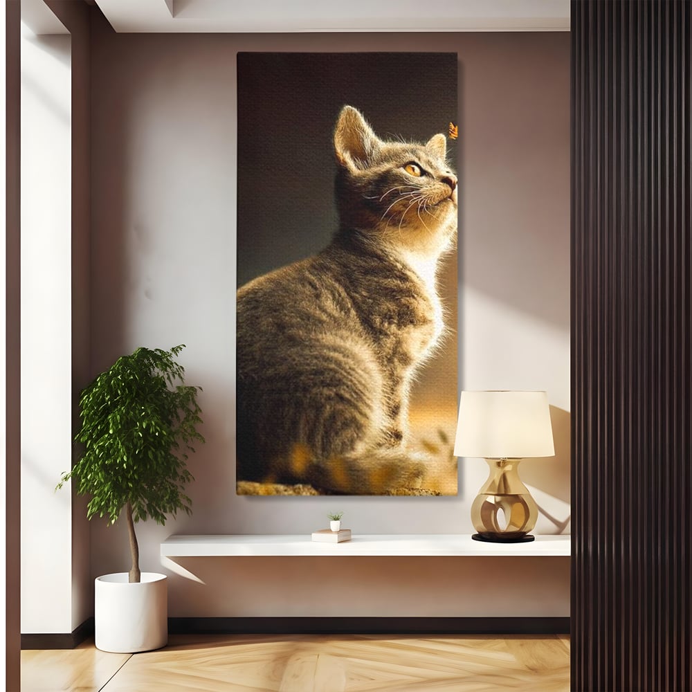 Tablou Canvas Premium, LuxCanva® M1172, Pisica si Fluturele, Fluture, Pisica, Prietenie, Natura, Felina, Gingas, Lumina, Copilarie, Pufos, Inocenta, Birou, Living, Camera Copil