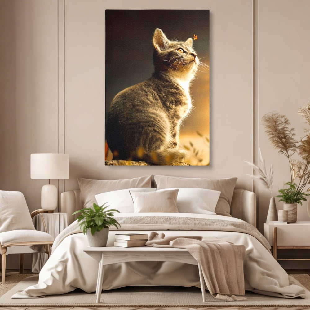 Tablou Canvas Premium, LuxCanva® M1172, Pisica si Fluturele, Fluture, Pisica, Prietenie, Natura, Felina, Gingas, Lumina, Copilarie, Pufos, Inocenta, Birou, Living, Camera Copil