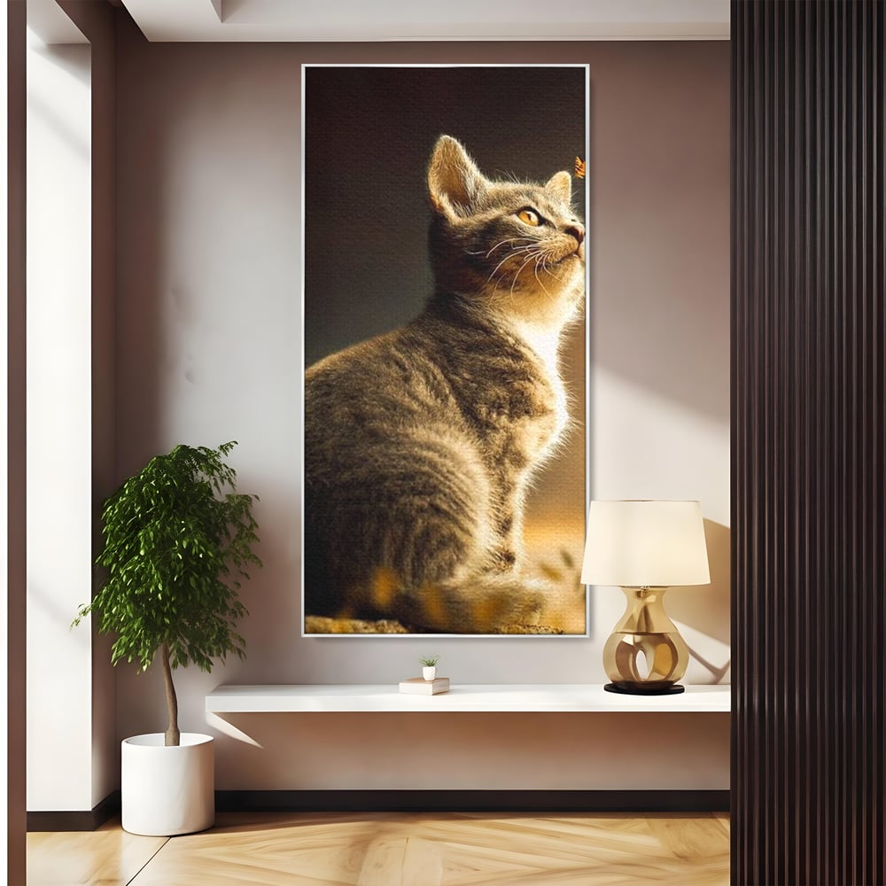 Tablou Canvas Premium, LuxCanva® M1172, Pisica si Fluturele, Fluture, Pisica, Prietenie, Natura, Felina, Gingas, Lumina, Copilarie, Pufos, Inocenta, Birou, Living, Camera Copil