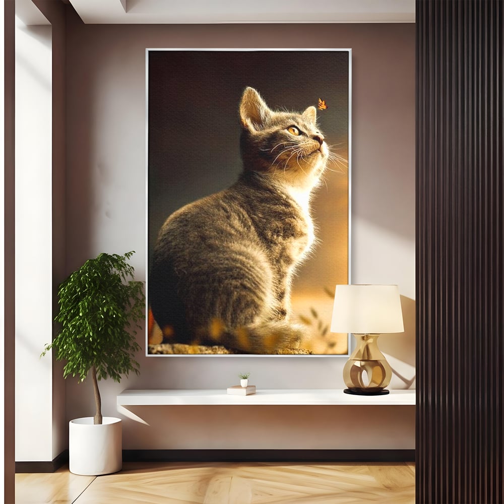 Tablou Canvas Premium, LuxCanva® M1172, Pisica si Fluturele, Fluture, Pisica, Prietenie, Natura, Felina, Gingas, Lumina, Copilarie, Pufos, Inocenta, Birou, Living, Camera Copil