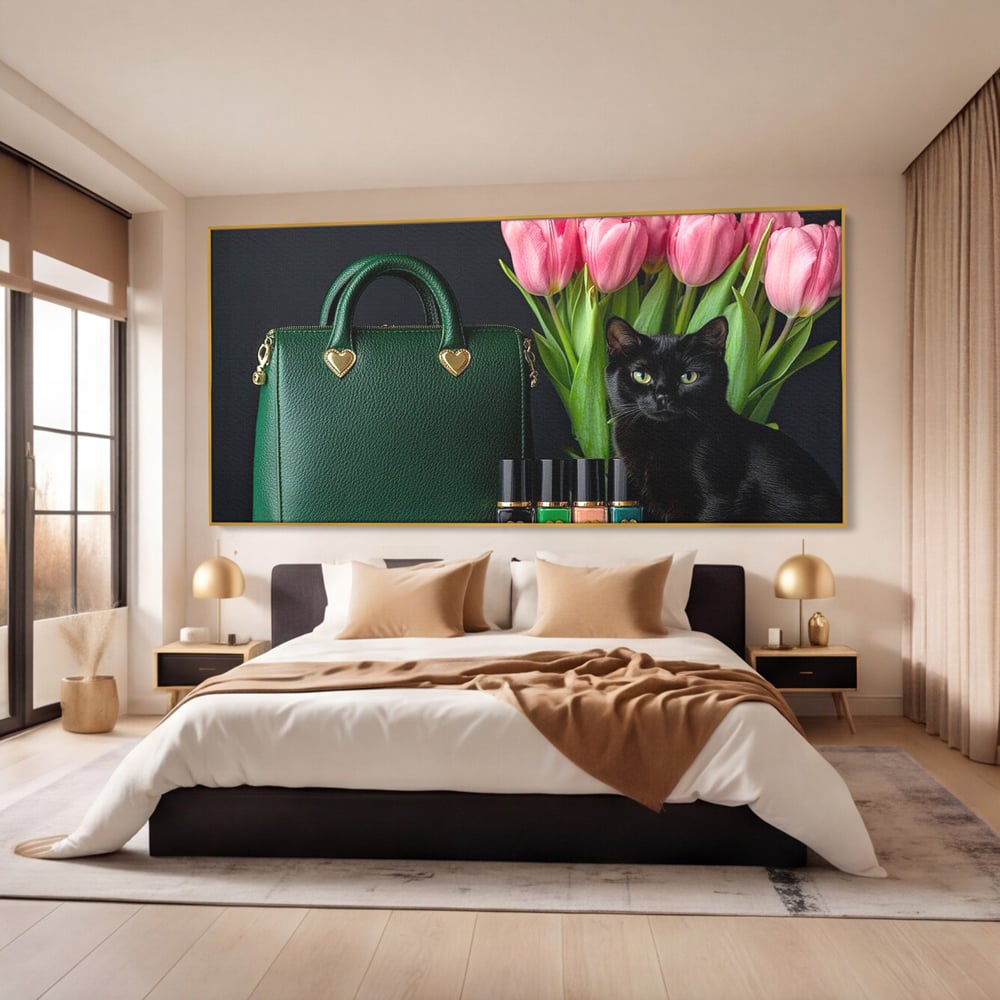 Tablou Canvas Premium, LuxCanva® M1205, Felina in Vitrina, Pisica, Poseta, Flori, Lalele, Buchet, Felina, Lux, Fashion, Beauty, Feminin, Accesorii, Glam, Birou, Living, Camera Copil