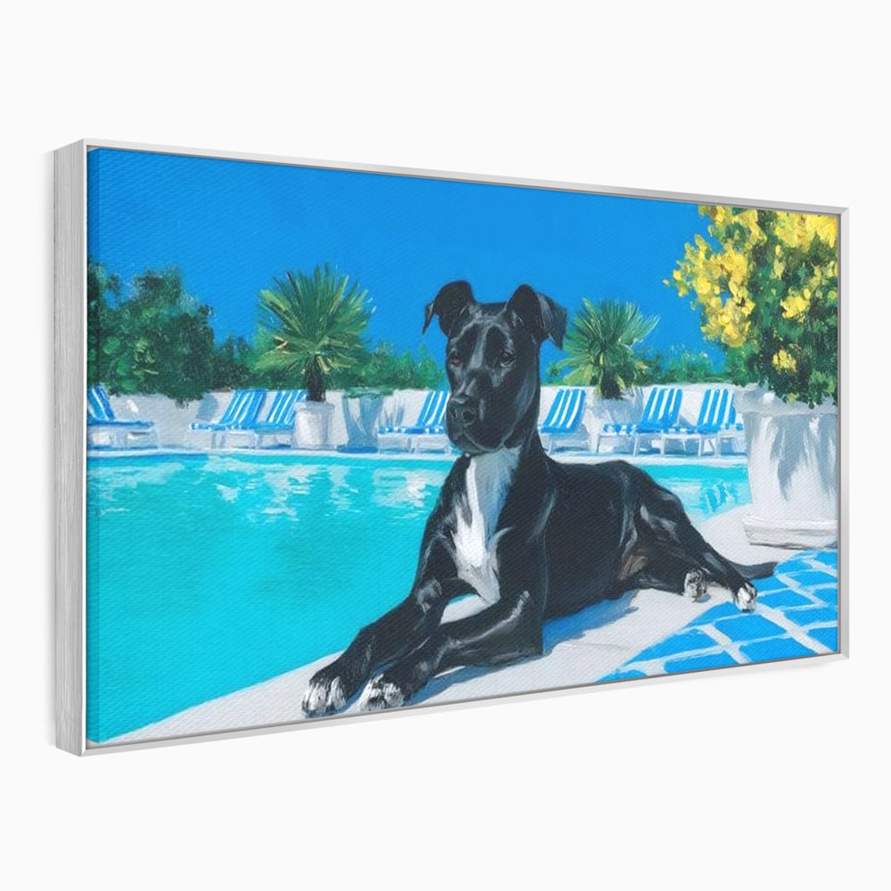 Tablou Canvas Premium, LuxCanva® M1290, Un Prieten la Piscina, Vacanta, Piscina, Relaxare, Tropical, Pictura, Vara, Soare, Caine, Plante, Sezlong, Birou, Living, Camera Copil