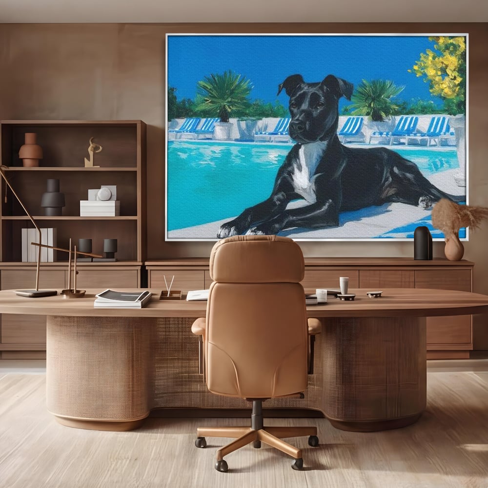 Tablou Canvas Premium, LuxCanva® M1290, Un Prieten la Piscina, Vacanta, Piscina, Relaxare, Tropical, Pictura, Vara, Soare, Caine, Plante, Sezlong, Birou, Living, Camera Copil