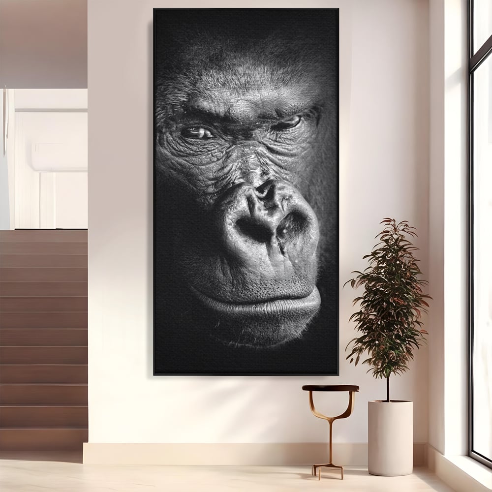 Leinwandbilder Premium, LuxCanva® M1325, Urteil im Schatten, Gorilla, Porträt, schwarz-weiß, Primat, Primaten, Blick, Wildtiere, Tiere, dunkel, realistisch, Büro, Wohnzimmer, Kinderzimmer