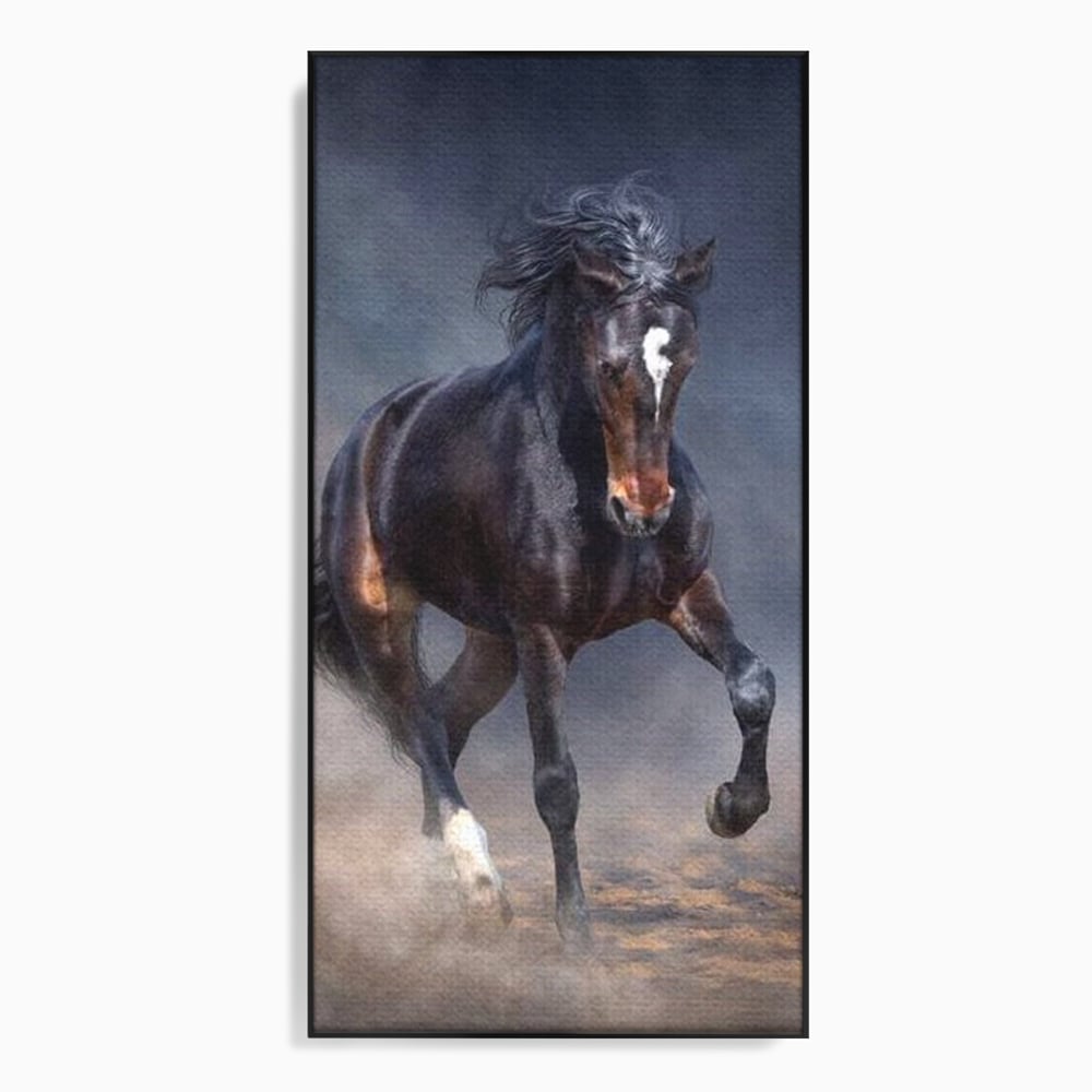 Leinwand Wandbilder Canvas Premium, LuxCanva® M1340, Galopp im Sturm, Pferd, Tier, Wild, Galopp, Bewegung, Wind, Staub, Freiheit, Kraft, Geschwindigkeit, Realistisch, Büro, Wohnen, Kinderzimmer