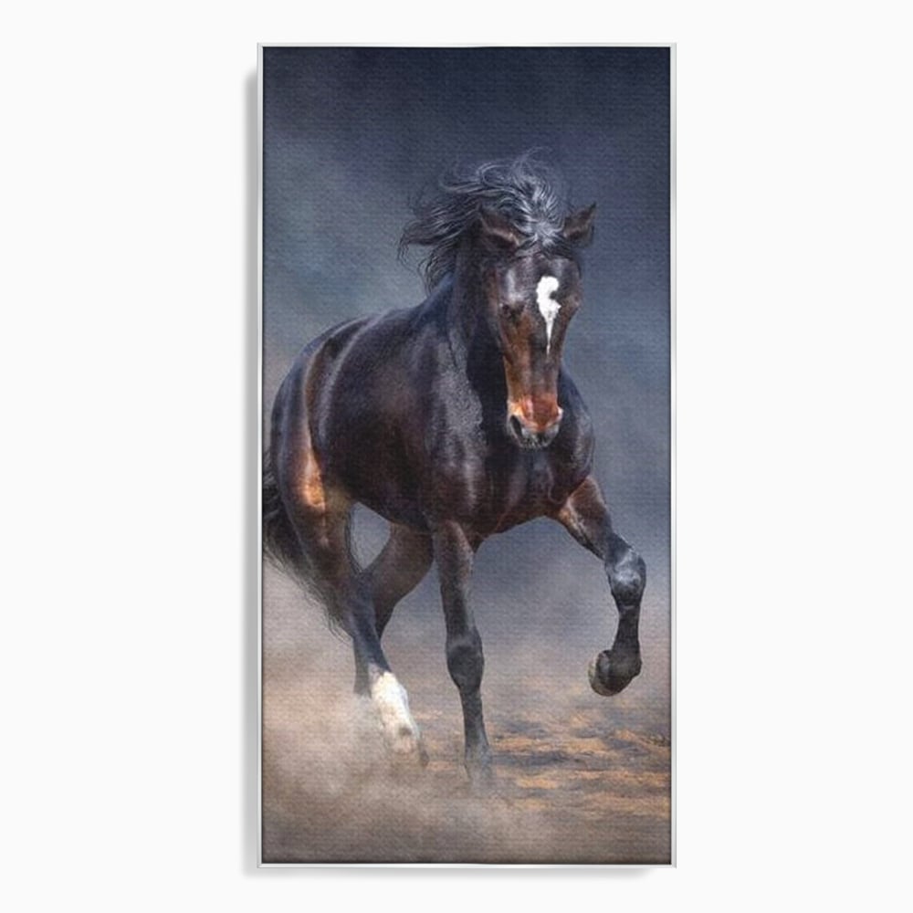 Leinwand Wandbilder Canvas Premium, LuxCanva® M1340, Galopp im Sturm, Pferd, Tier, Wild, Galopp, Bewegung, Wind, Staub, Freiheit, Kraft, Geschwindigkeit, Realistisch, Büro, Wohnen, Kinderzimmer