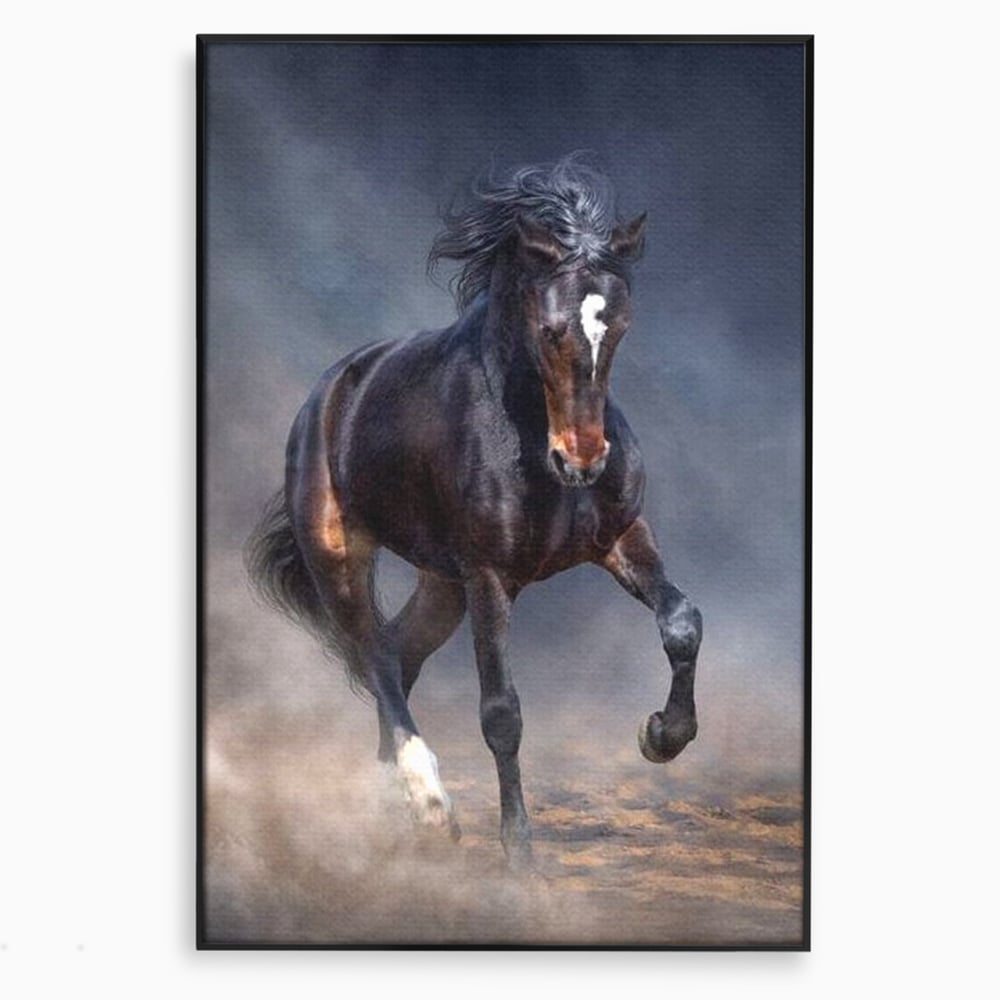 Leinwand Wandbilder Canvas Premium, LuxCanva® M1340, Galopp im Sturm, Pferd, Tier, Wild, Galopp, Bewegung, Wind, Staub, Freiheit, Kraft, Geschwindigkeit, Realistisch, Büro, Wohnen, Kinderzimmer