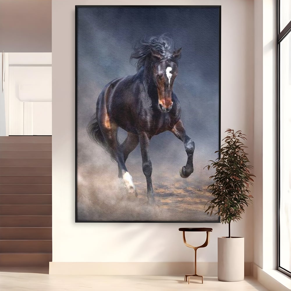Leinwand Wandbilder Canvas Premium, LuxCanva® M1340, Galopp im Sturm, Pferd, Tier, Wild, Galopp, Bewegung, Wind, Staub, Freiheit, Kraft, Geschwindigkeit, Realistisch, Büro, Wohnen, Kinderzimmer