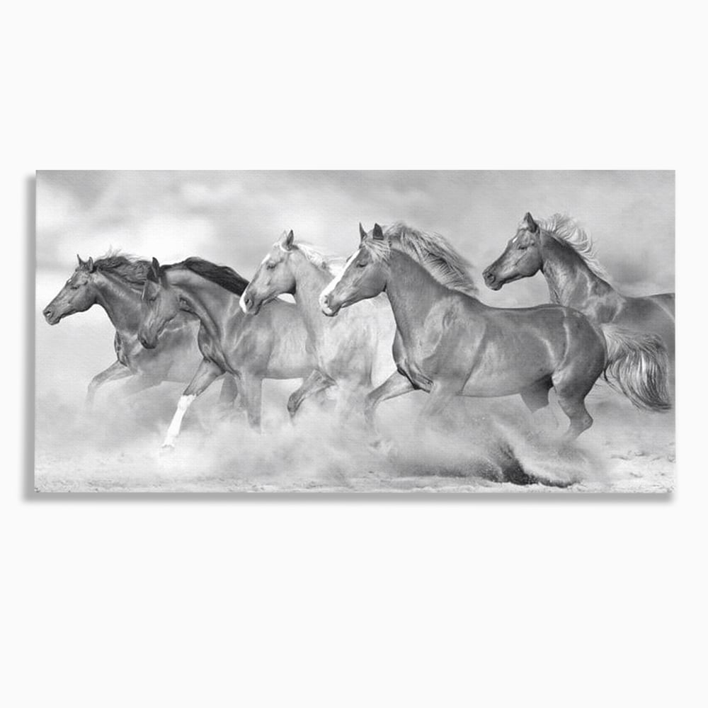 Tablou Canvas Premium, LuxCanva® M1348, Chemarea Instinctului, Alb si Negru, Libertate, Cai, Galop, Viteza, Praf, Grup, Miscare, Animal, Salbaticie, Birou, Living, Camera Copil