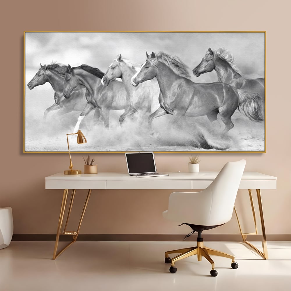 Tablou Canvas Premium, LuxCanva® M1348, Chemarea Instinctului, Alb si Negru, Libertate, Cai, Galop, Viteza, Praf, Grup, Miscare, Animal, Salbaticie, Birou, Living, Camera Copil
