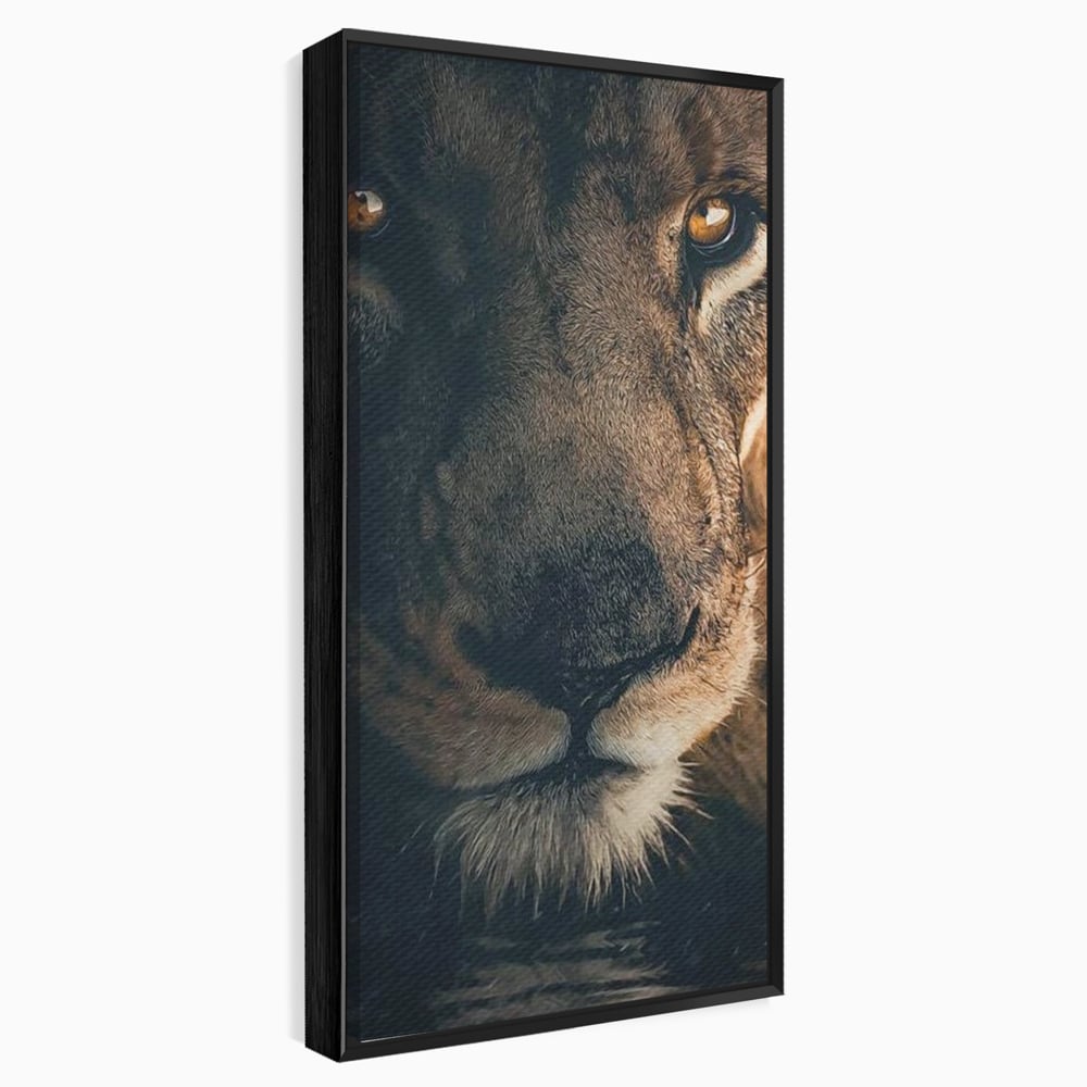 Tablou Canvas Premium, LuxCanva® M1365, Putere Ascunsa, Privire, Mister, Destin, Dominare, Forta, Leu, Stapan, Glorios, Maret, Nobil, Apa, Birou, Living, Camera Copil