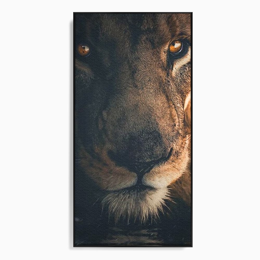 Tablou Canvas Premium, LuxCanva® M1365, Putere Ascunsa, Privire, Mister, Destin, Dominare, Forta, Leu, Stapan, Glorios, Maret, Nobil, Apa, Birou, Living, Camera Copil