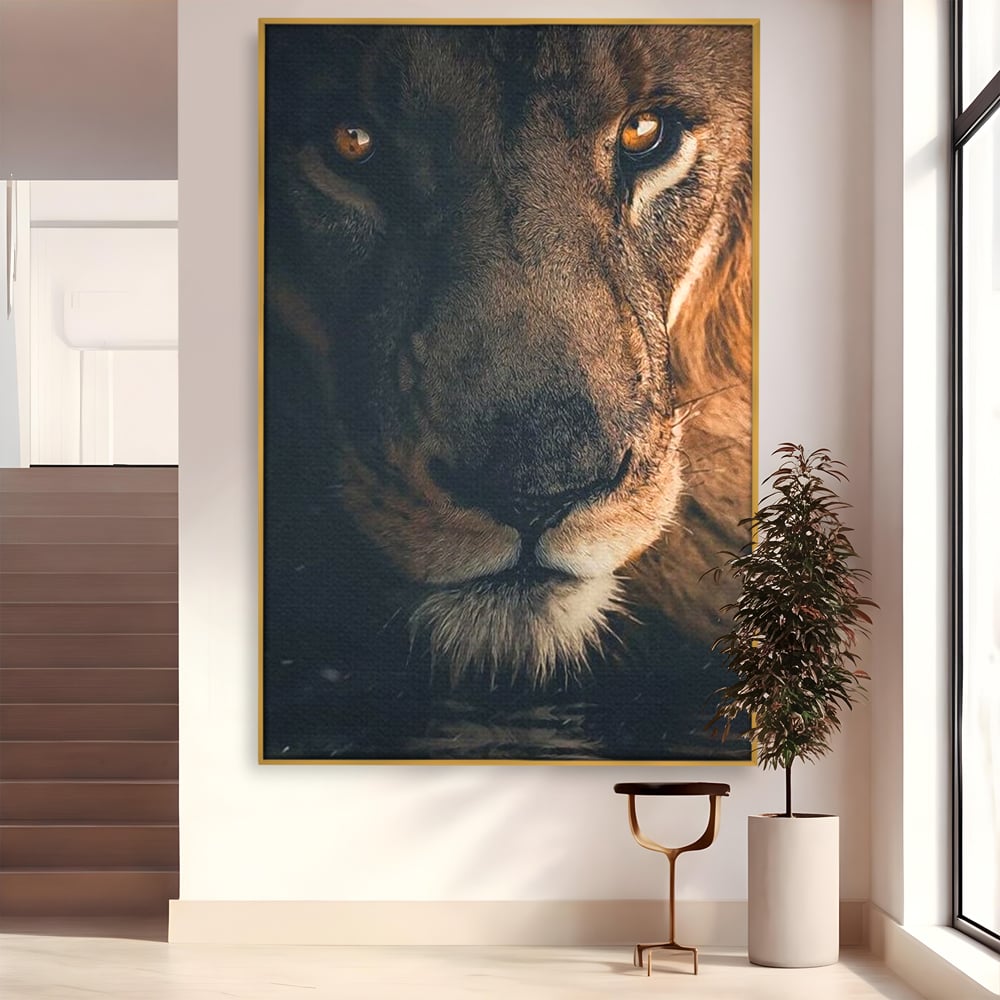 Tablou Canvas Premium, LuxCanva® M1365, Putere Ascunsa, Privire, Mister, Destin, Dominare, Forta, Leu, Stapan, Glorios, Maret, Nobil, Apa, Birou, Living, Camera Copil