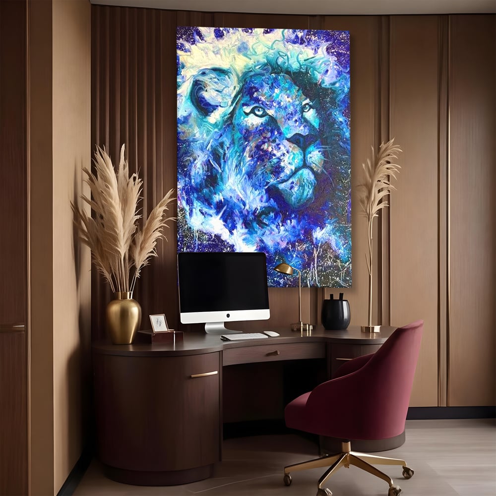 Leinwand Wandkunst Canvas Premium, LuxCanva® M1372, Kosmisches Leuchten, Universum, Sterne, Blau, Löwe, Tier, Kraft, Licht, Aurora, Mysterium, Energie, Abstrakte Kunst, Büro, Wohnen, Kinderzimmer