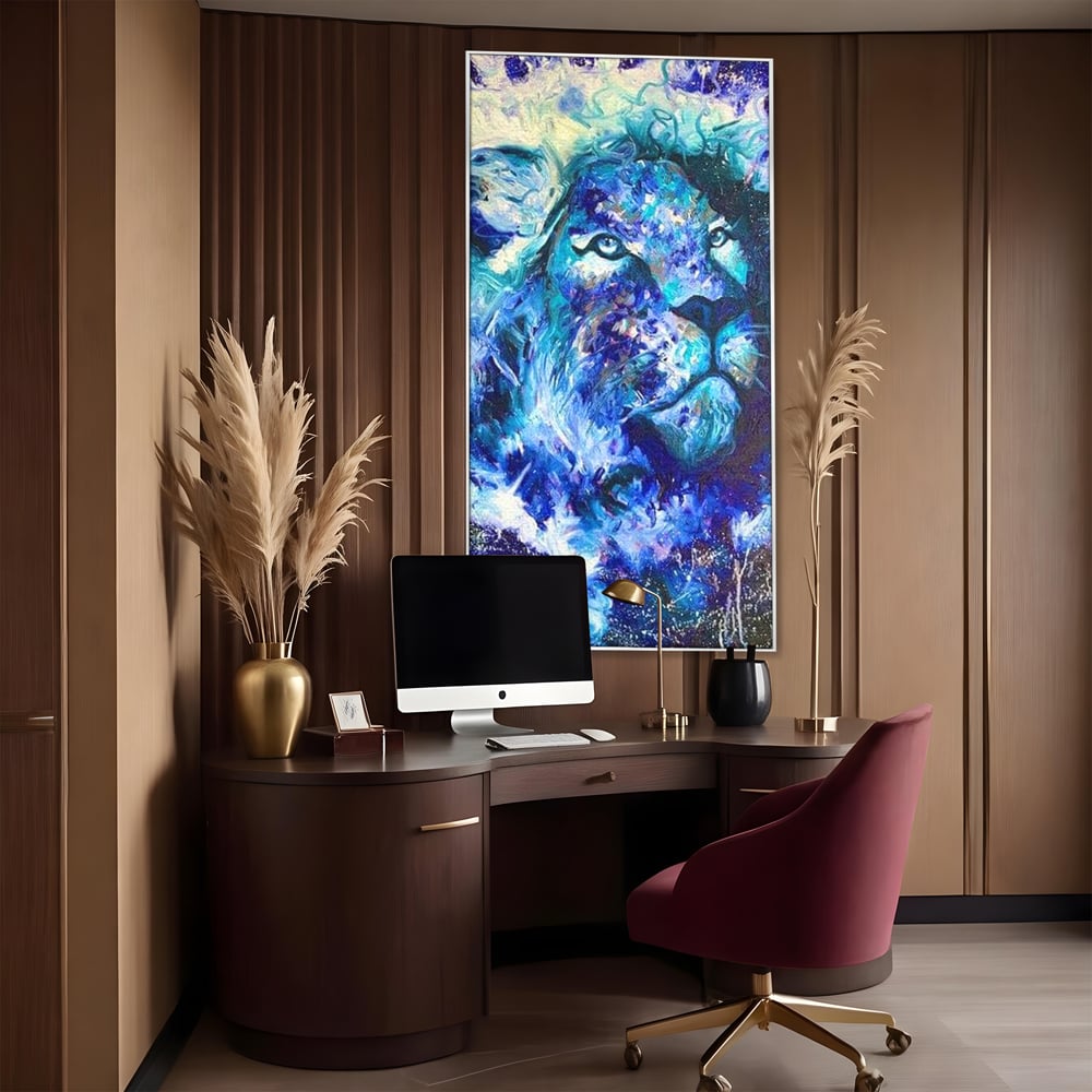 Leinwand Wandkunst Canvas Premium, LuxCanva® M1372, Kosmisches Leuchten, Universum, Sterne, Blau, Löwe, Tier, Kraft, Licht, Aurora, Mysterium, Energie, Abstrakte Kunst, Büro, Wohnen, Kinderzimmer