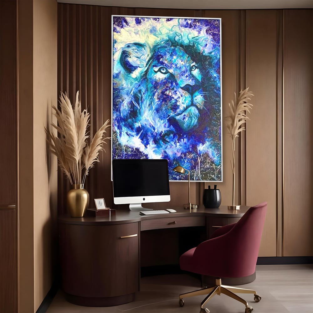 Leinwand Wandkunst Canvas Premium, LuxCanva® M1372, Kosmisches Leuchten, Universum, Sterne, Blau, Löwe, Tier, Kraft, Licht, Aurora, Mysterium, Energie, Abstrakte Kunst, Büro, Wohnen, Kinderzimmer
