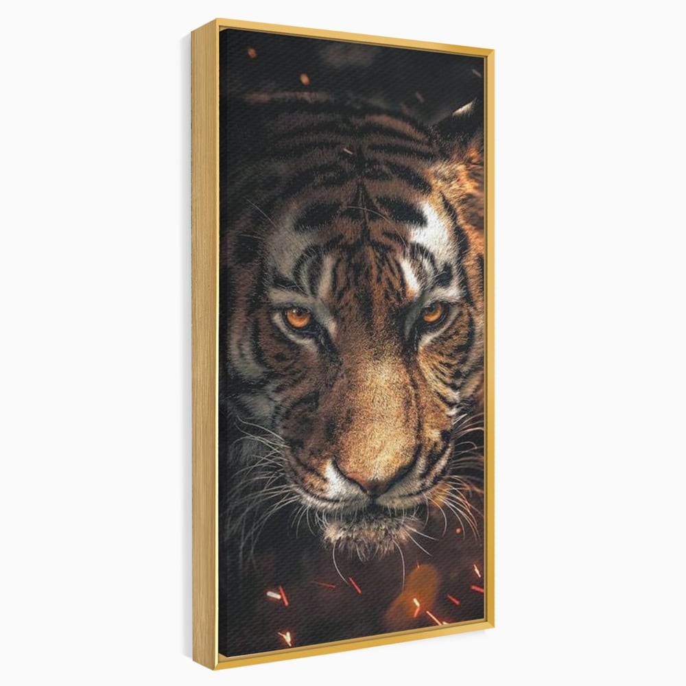 Tablou Canvas Premium, LuxCanva® M1440, Printre Scantei si Umbre, Tigru, Ochi, Privire, Foc, Felina, Fiara, Salbatic, Furios, Forta, Scanteie, Intuneric, Birou, Living, Camera Copil