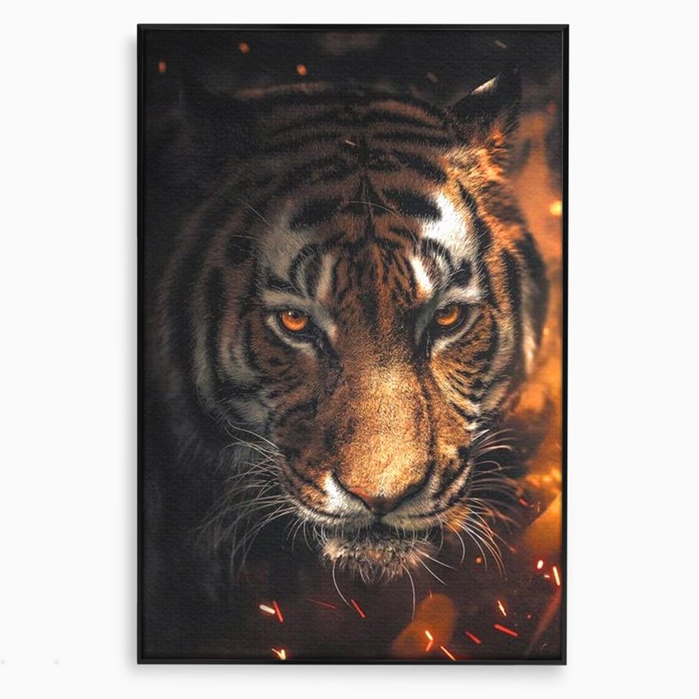 Tablou Canvas Premium, LuxCanva® M1440, Printre Scantei si Umbre, Tigru, Ochi, Privire, Foc, Felina, Fiara, Salbatic, Furios, Forta, Scanteie, Intuneric, Birou, Living, Camera Copil