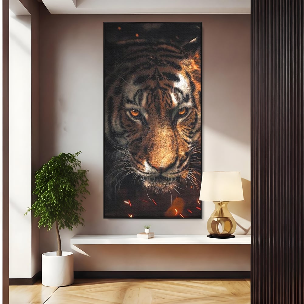Tablou Canvas Premium, LuxCanva® M1440, Printre Scantei si Umbre, Tigru, Ochi, Privire, Foc, Felina, Fiara, Salbatic, Furios, Forta, Scanteie, Intuneric, Birou, Living, Camera Copil