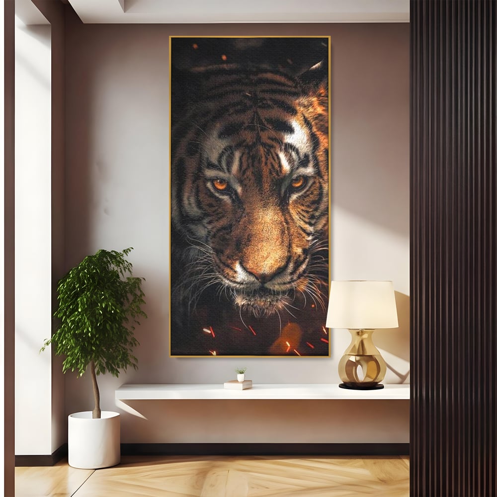 Tablou Canvas Premium, LuxCanva® M1440, Printre Scantei si Umbre, Tigru, Ochi, Privire, Foc, Felina, Fiara, Salbatic, Furios, Forta, Scanteie, Intuneric, Birou, Living, Camera Copil