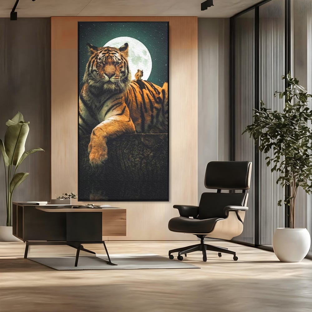 Tablou Canvas Premium, LuxCanva® M1444, Prietenie sub Clar de Luna, Veverita, Rozatoare, Tigru, Felina, Luna Plina, Stele, Nocturn, Bustean, Maretie, Birou, Living, Camera Copil
