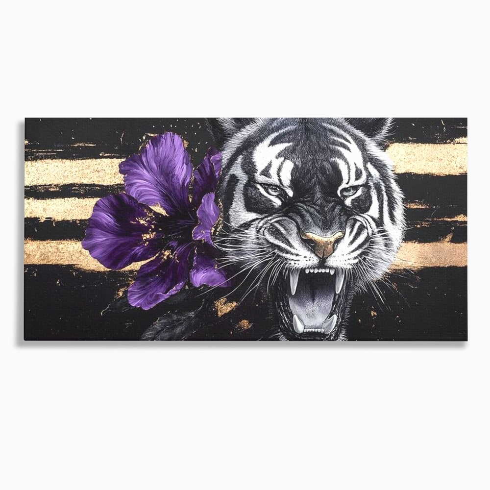 Leinwand Wandbilder Premium, LuxCanva® M1453, Zwischen Gold und Blütenblättern, Lila, Blume, Streifen, Mystisch, Elegant, Gotisch, Dunkel, Feline, Tiger, Iris, Abstrakte Kunst, Büro, Wohnen, Kinderzimmer