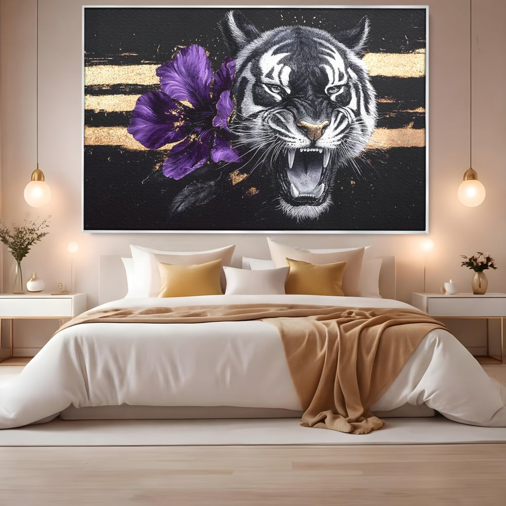 Leinwand Wandbilder Premium, LuxCanva® M1453, Zwischen Gold und Blütenblättern, Lila, Blume, Streifen, Mystisch, Elegant, Gotisch, Dunkel, Feline, Tiger, Iris, Abstrakte Kunst, Büro, Wohnen, Kinderzimmer