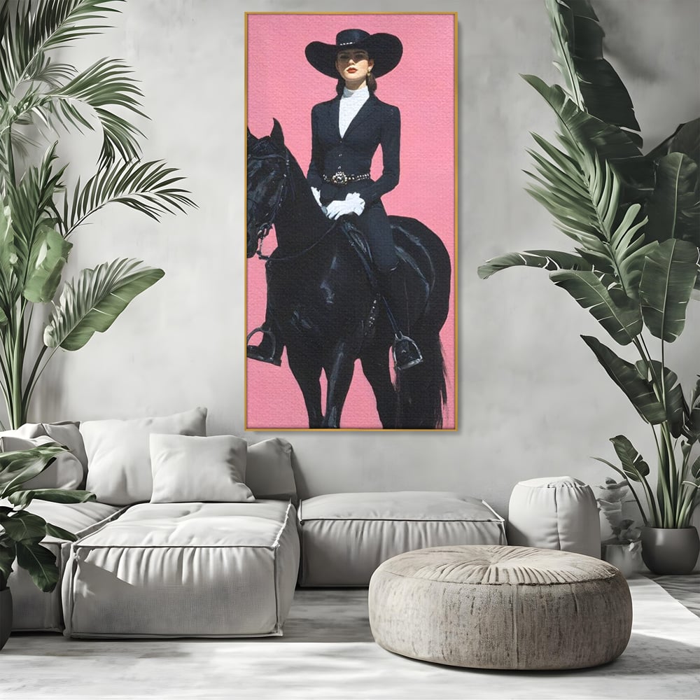 Tablou Canvas Premium, LuxCanva® M1543, Doamna din Vest, Western, Cal Negru, Femeie, Roz, Palarie, Vintage, Calaret, Dormitor, Birou, Living, Camera Copil