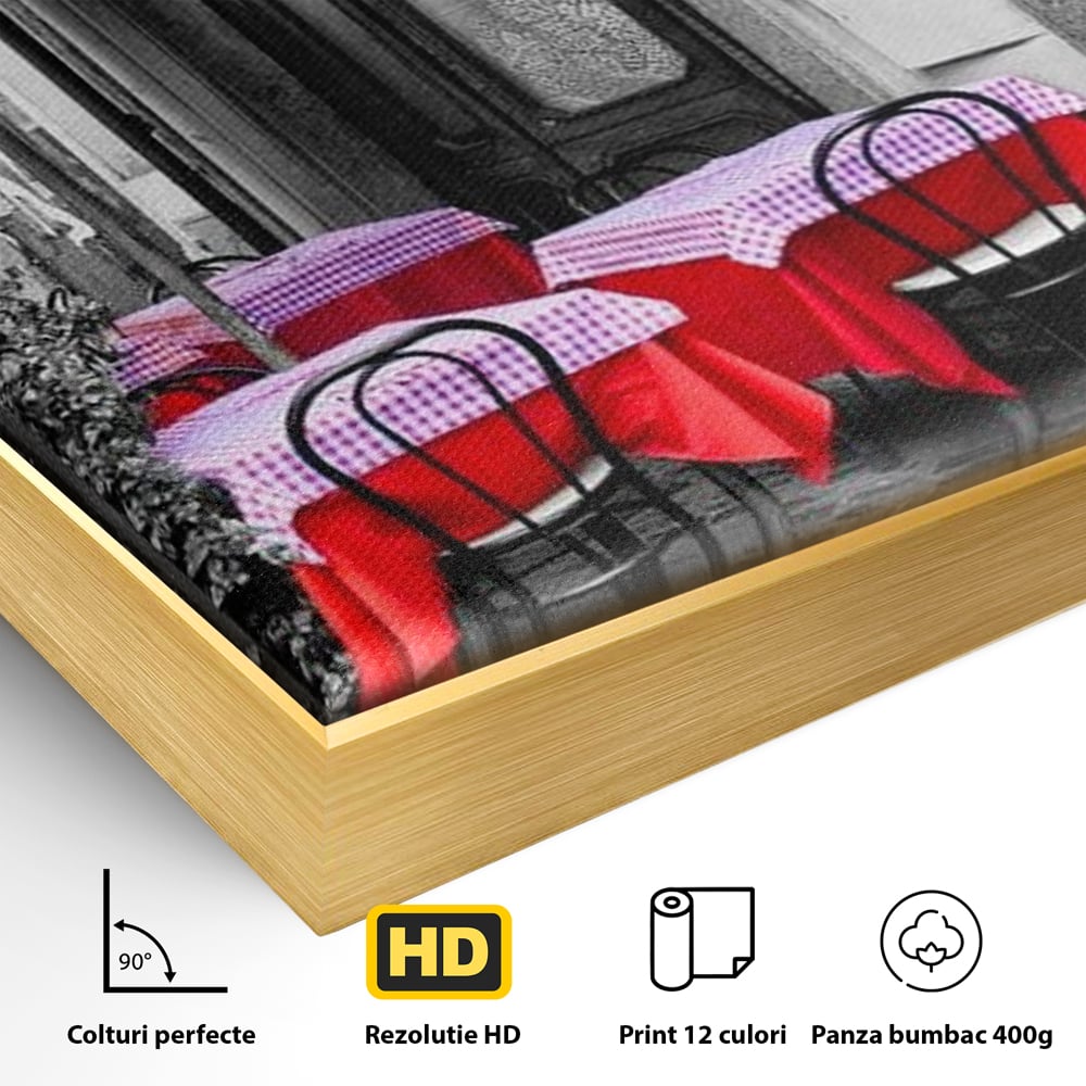 Tablou Canvas Premium, LuxCanva® N1026, Terasa cu Amintiri, Cafenea, Oras, Urban, Intalnire, Alb si Negru, Rosu, Vintage, Strada, Cozy, Mese, Pub, Lounge, Bar, Restaurant, Bucatarie