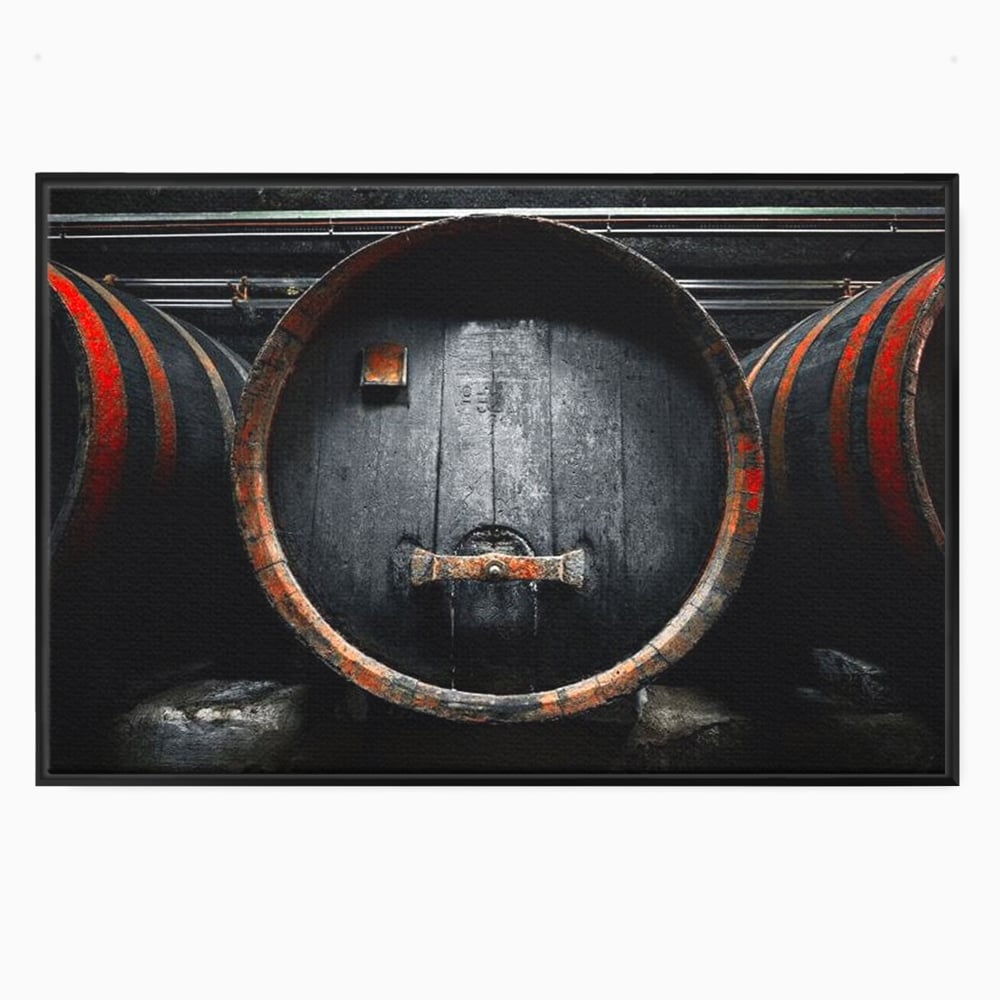 Tablou Canvas Premium, LuxCanva® N1084, Povestea Cramei, Butoi, Lemn, Vin, Bautura, Traditie, Rustic, Aroma, Secrete, Mister, Pivnita, Esenta, Pub, Bar, Restaurant, Bucatarie