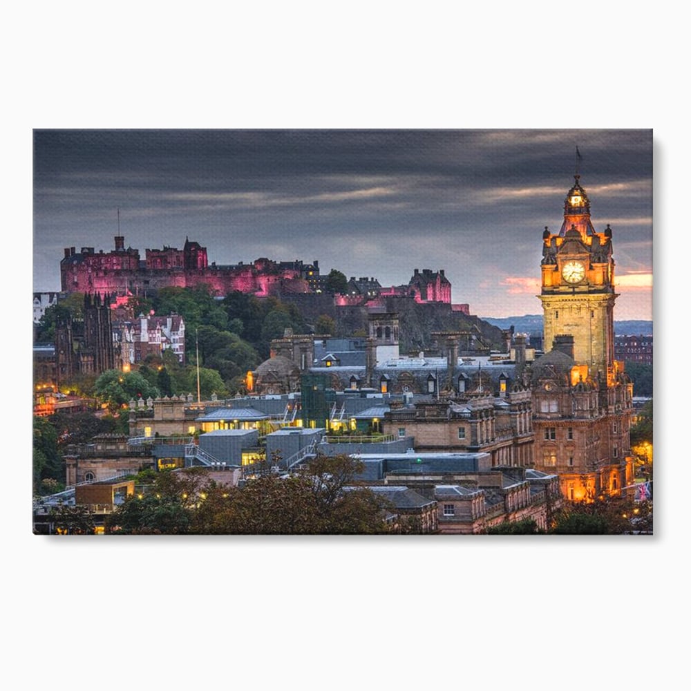 Tablou Canvas Premium, LuxCanva® O1035, Castelul din Edinburgh, Europa, Poveste, Oras, Amurg, Cetate, Legenda, Ceas, Timpuri, Ziduri, Deal, Piatra, Coroana, Scotia, Birou, Living, Dormitor