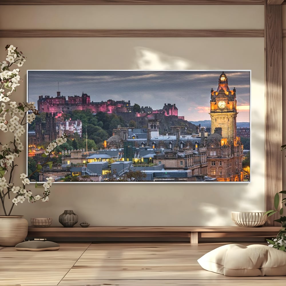Tablou Canvas Premium, LuxCanva® O1035, Castelul din Edinburgh, Europa, Poveste, Oras, Amurg, Cetate, Legenda, Ceas, Timpuri, Ziduri, Deal, Piatra, Coroana, Scotia, Birou, Living, Dormitor