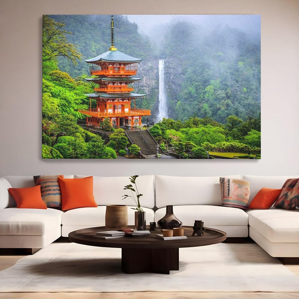 Tablou Canvas Premium, LuxCanva® O1050, Linistea Japoniei, Armonie, Om, Natura, Pagoda, Munti, Cascada, Calatorie, Sacru, Ritual, Zeu, Templu, Spirit, Nachi, Vacanta, Birou, Living, Dormitor