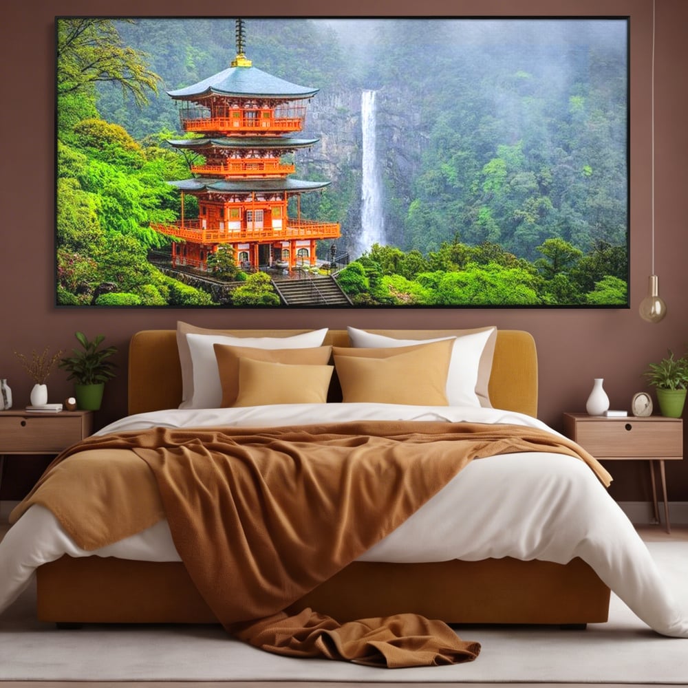 Tablou Canvas Premium, LuxCanva® O1050, Linistea Japoniei, Armonie, Om, Natura, Pagoda, Munti, Cascada, Calatorie, Sacru, Ritual, Zeu, Templu, Spirit, Nachi, Vacanta, Birou, Living, Dormitor
