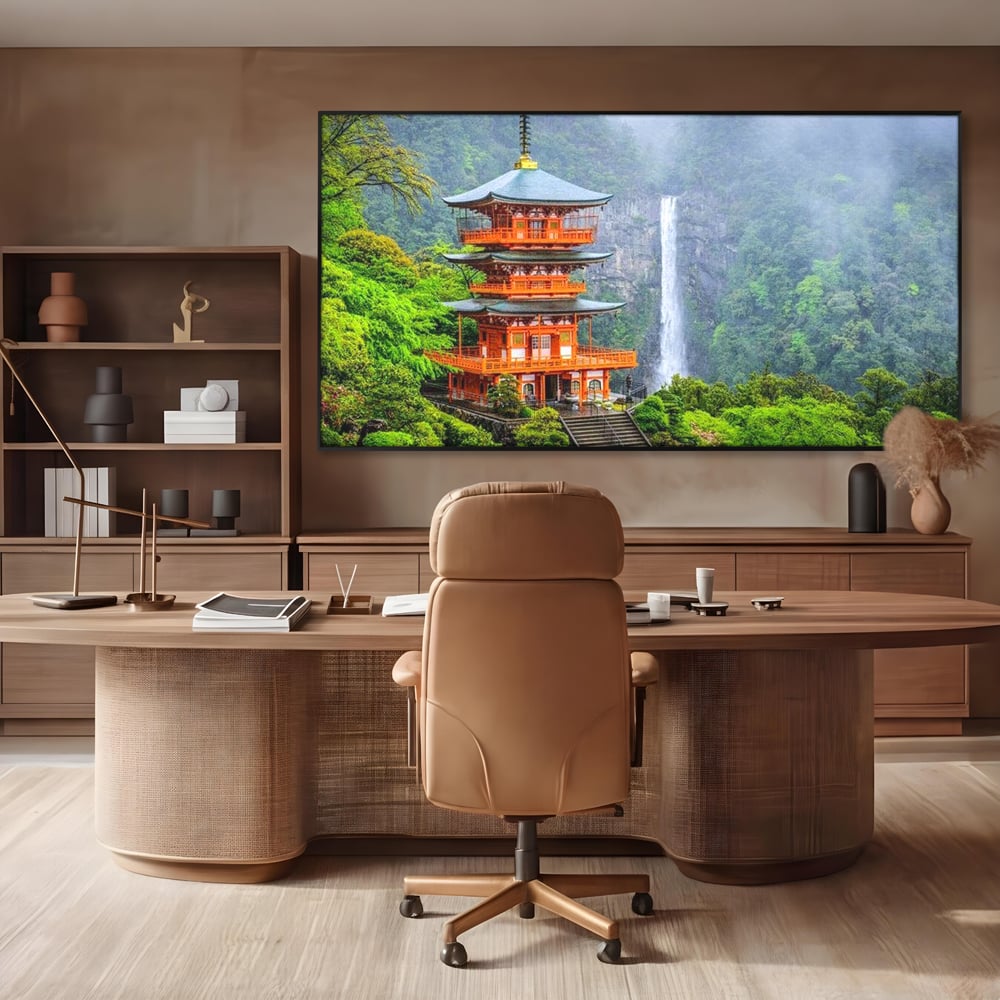 Tablou Canvas Premium, LuxCanva® O1050, Linistea Japoniei, Armonie, Om, Natura, Pagoda, Munti, Cascada, Calatorie, Sacru, Ritual, Zeu, Templu, Spirit, Nachi, Vacanta, Birou, Living, Dormitor