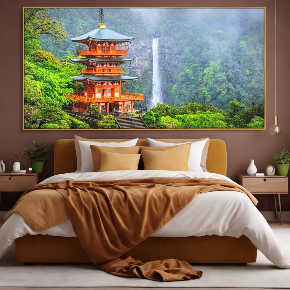 Tablou Canvas Premium, LuxCanva® O1050, Linistea Japoniei, Armonie, Om, Natura, Pagoda, Munti, Cascada, Calatorie, Sacru, Ritual, Zeu, Templu, Spirit, Nachi, Vacanta, Birou, Living, Dormitor