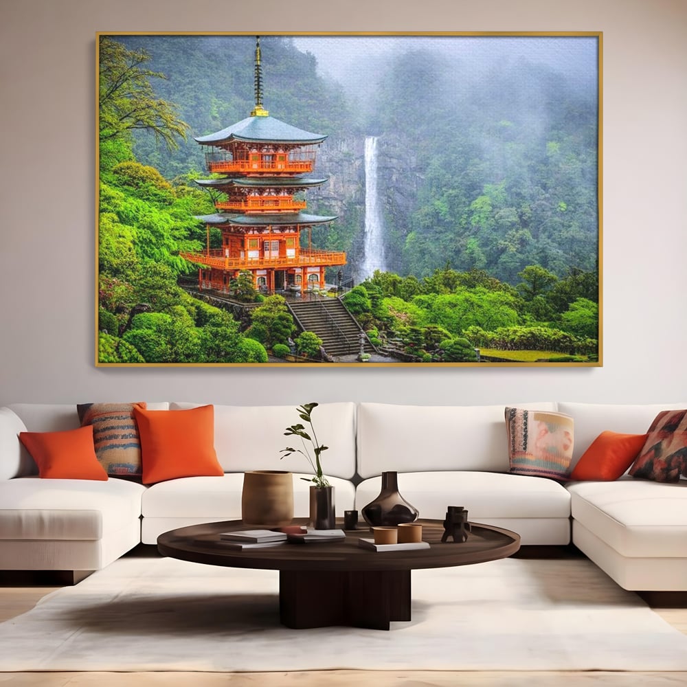Tablou Canvas Premium, LuxCanva® O1050, Linistea Japoniei, Armonie, Om, Natura, Pagoda, Munti, Cascada, Calatorie, Sacru, Ritual, Zeu, Templu, Spirit, Nachi, Vacanta, Birou, Living, Dormitor