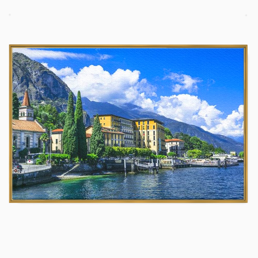 Tablou Canvas Premium, LuxCanva® O1059, Linistea Lacului Como, Riviera, Smarald, Alpin, Mediterana, Munti, Natura, Oaza, Lacustra, Soare, Serenitate, Azur, Vacanta, Creatie, Birou, Living, Dormitor